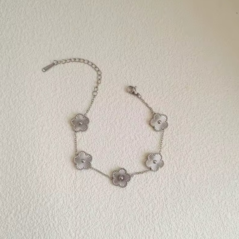 Smykkesett – Gylden Eleganse i Rustfritt Stål