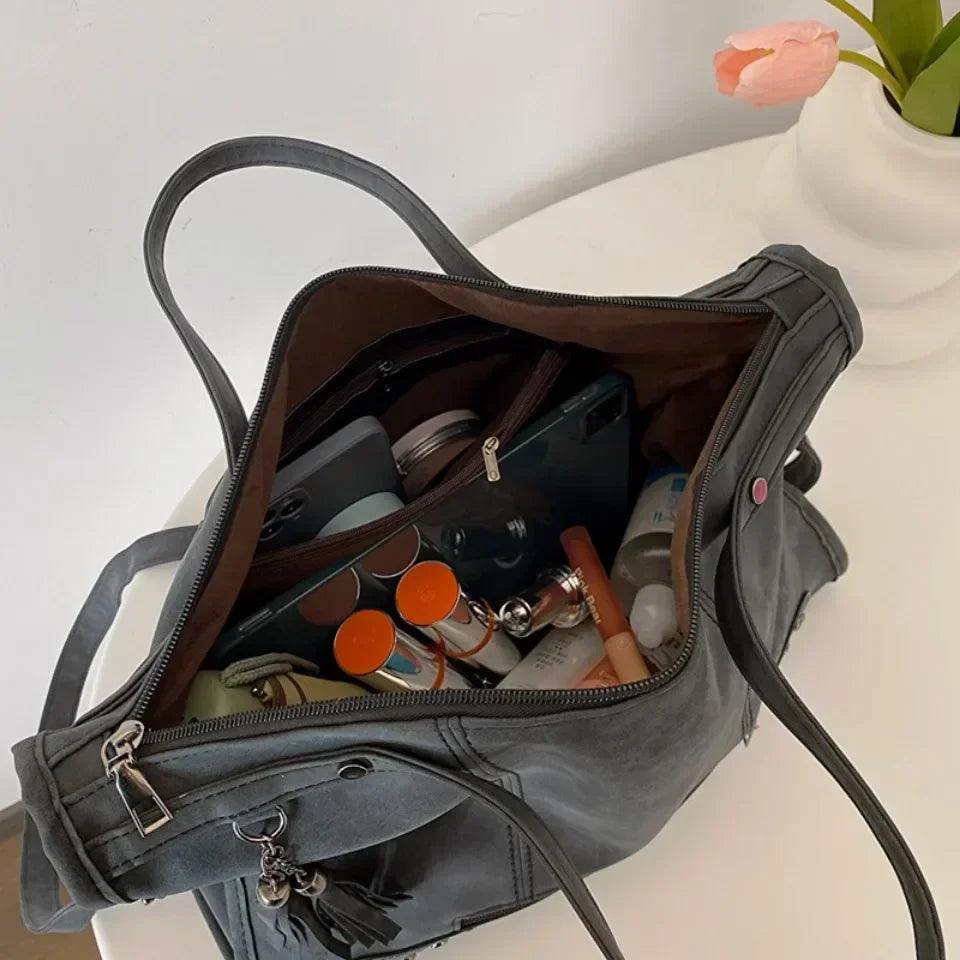 Σάντρα | Τσάντα Χειρός Πολυτελείας – Διακριτικότητα και Άνεση Χρήσης