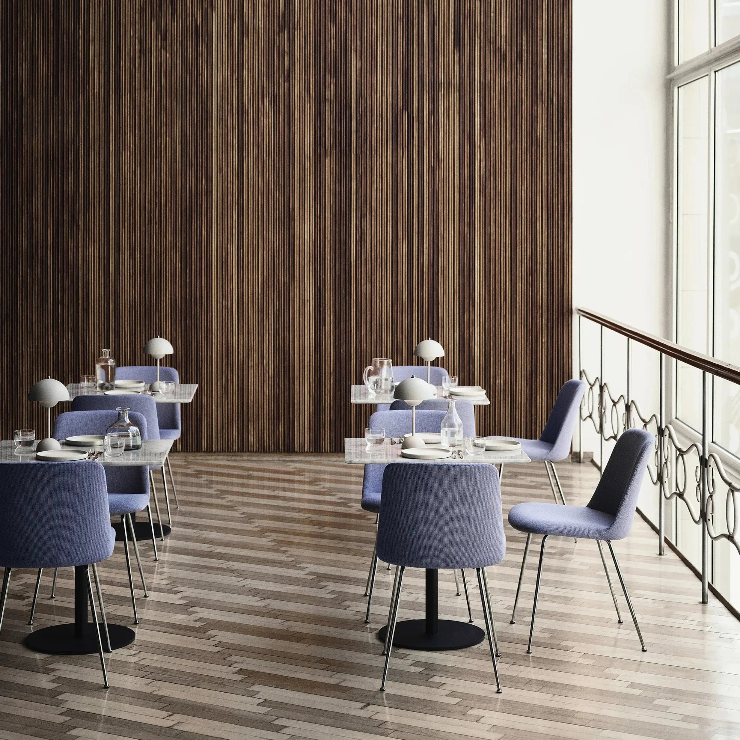 Lampa biurowa LED – nowoczesna prostota i funkcjonalność