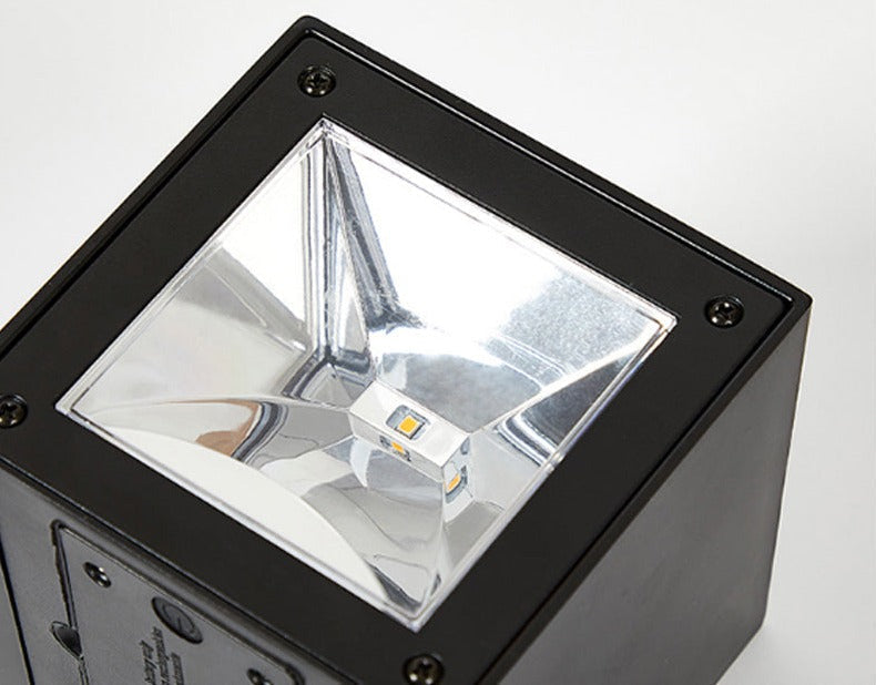 Lámpara solar de pared para exteriores IP65 - Iluminación duradera y respetuosa con el medio ambiente