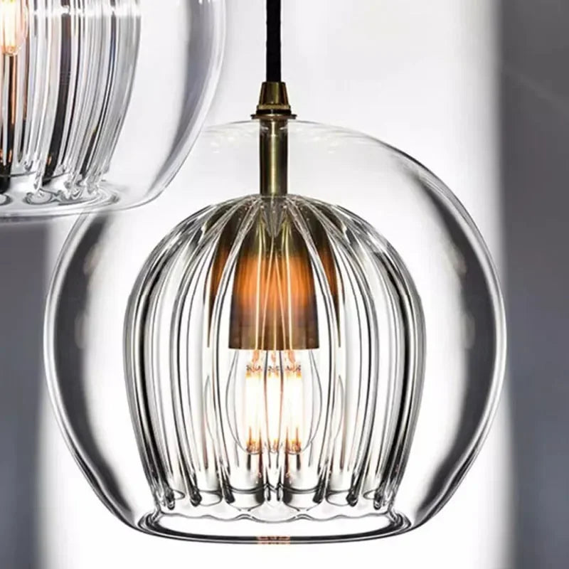 Moderne glaskuglelampe - blødt lys og raffineret stil