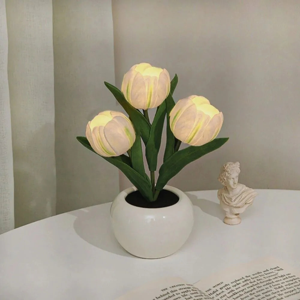 Decorative Tulip Lamp – Warm and Refined Atmosphere 
