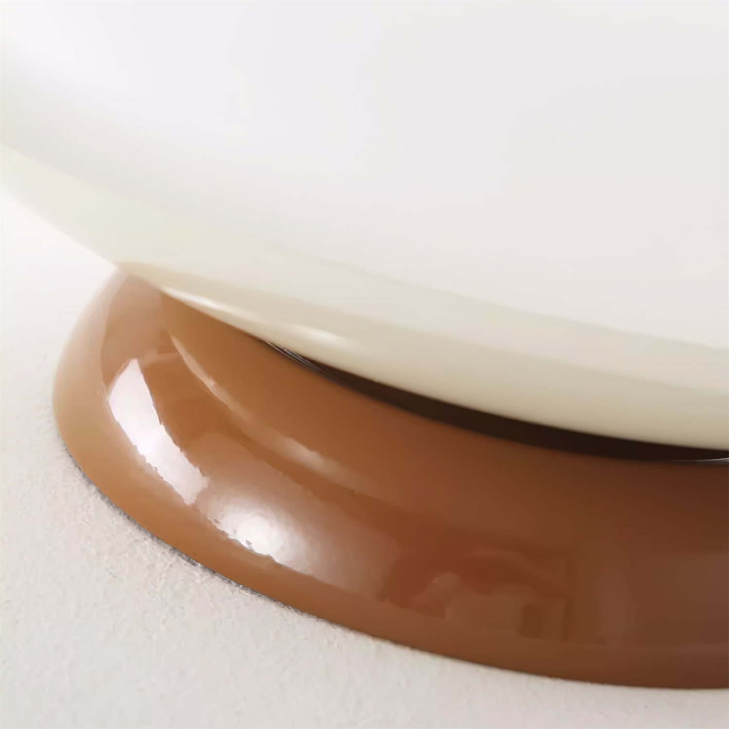 Okrúhle stropné svietidlo LED - prirodzená žiara a diskrétna elegancia