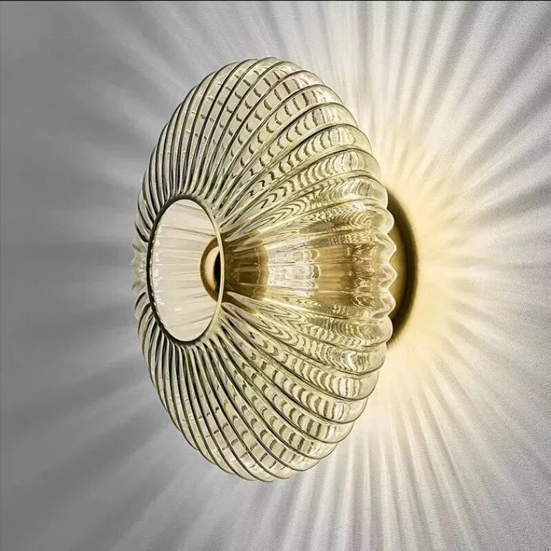 Applique Murale En Verre Ondulé – Élégance Et Lumière Douce