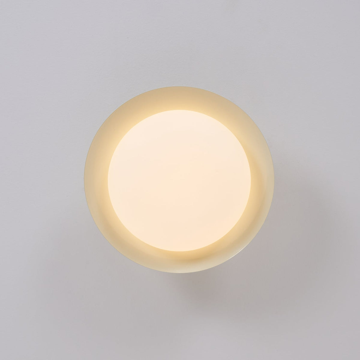 Okrúhle stropné svietidlo LED - prirodzená žiara a diskrétna elegancia
