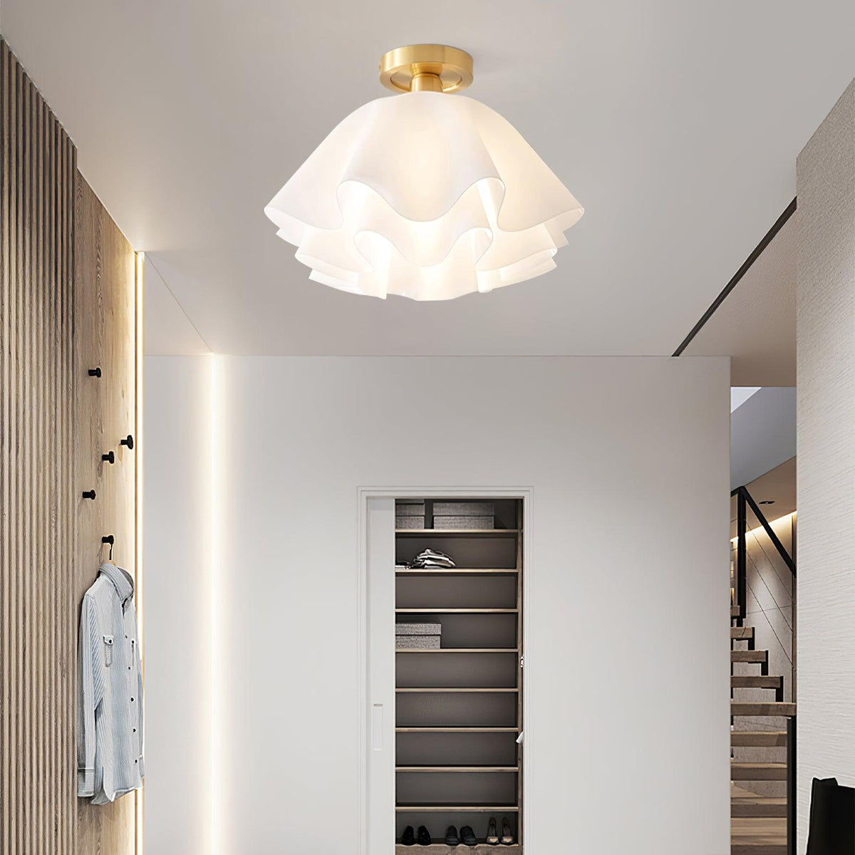 Moderný Elegantný Stropný Luster – Refinované Osvetlenie a Teplá Atmosféra 