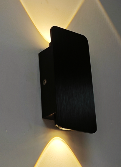 Minimalistisk LED Væglampe – Subtil Belysning Og Moderne Linje 