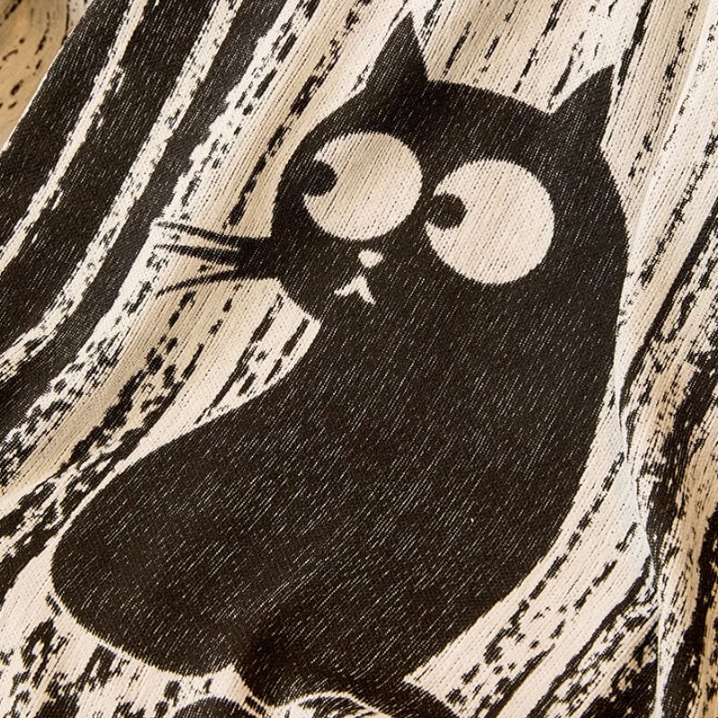 Csúszásmentes Kanapéhuzat Mancs Mintával – Védelem És Kényelem 