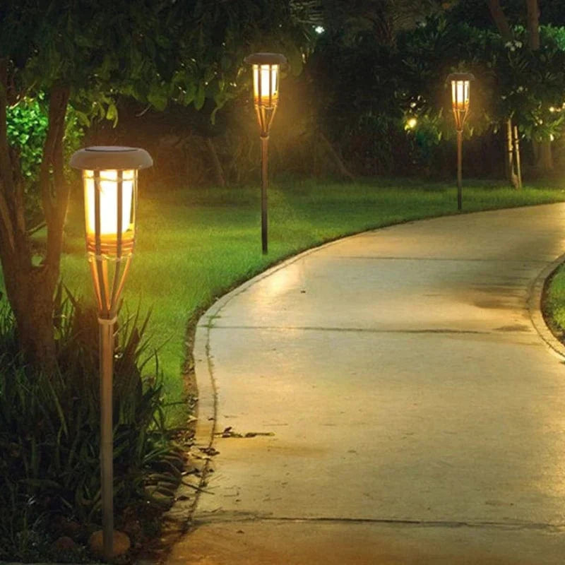 Tiki Solar Lamp - Illuminate Your Evenings in Style 