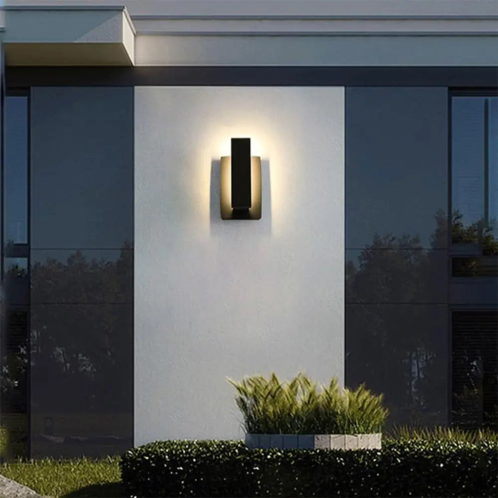 IP65-beständig vägglampa för utomhusbruk - Soliditet och modernitet