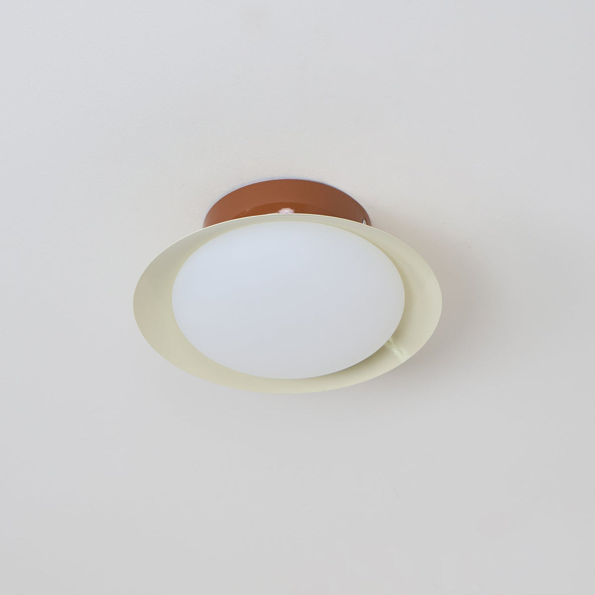 Okrúhle stropné svietidlo LED - prirodzená žiara a diskrétna elegancia