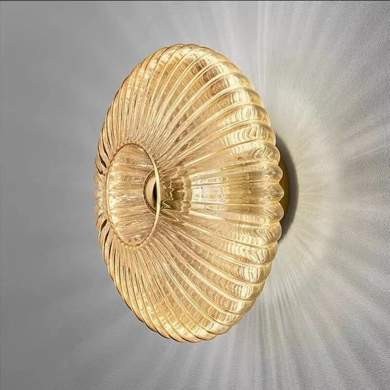 Applique Murale En Verre Ondulé – Élégance Et Lumière Douce