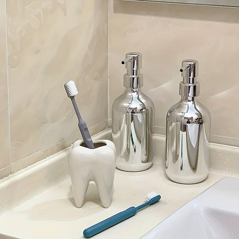 Versatile Dental Vase in Ceramic 