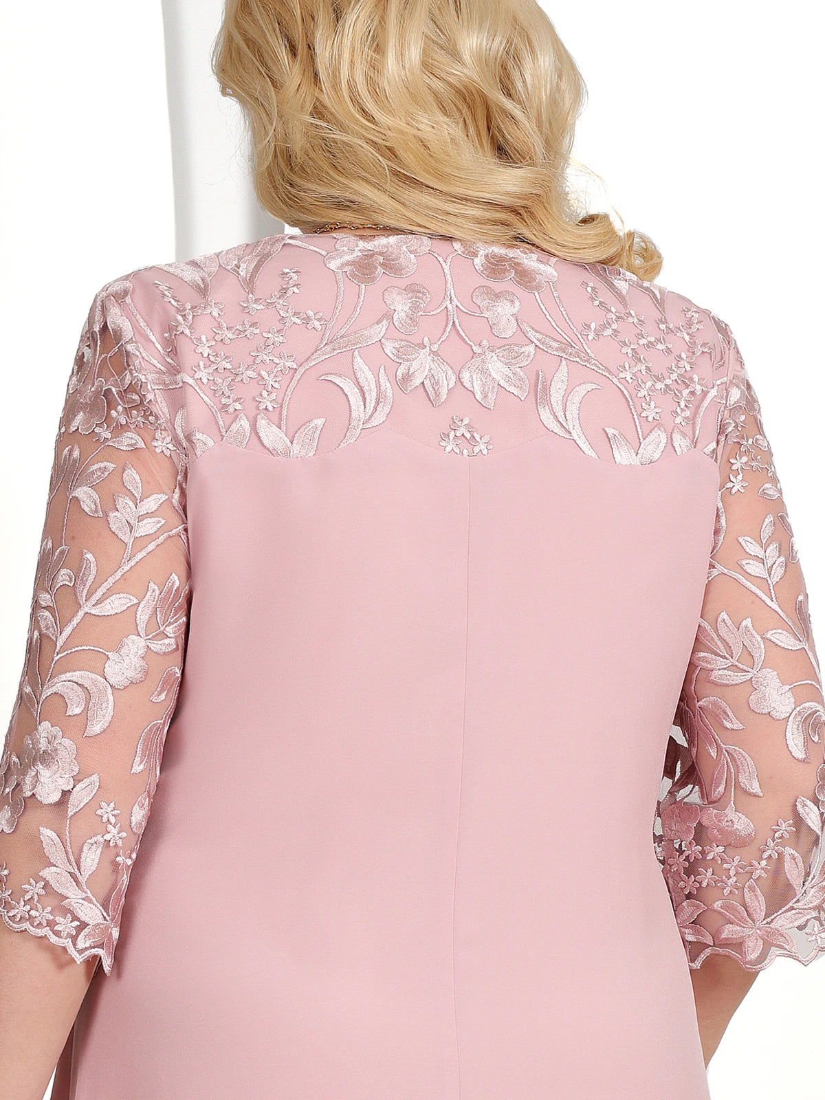 Elodie | Elegante Grote Maat Jurk – Zorgvuldig Borduurwerk En Verfijnde Silhouette 