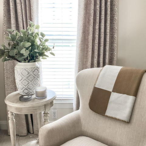 Károvaný vzor – Moderná elegancia a útulné pohodlie 