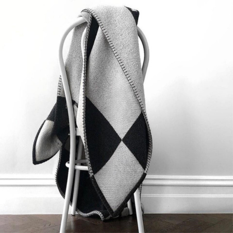 Károvaný vzor – Moderná elegancia a útulné pohodlie 