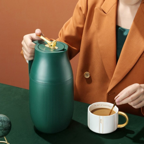 Moderna caraffa termica - Stile raffinato e funzionalità pratica