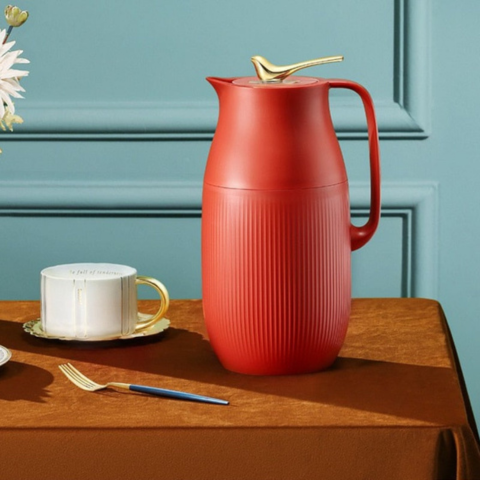 Moderna caraffa termica - Stile raffinato e funzionalità pratica