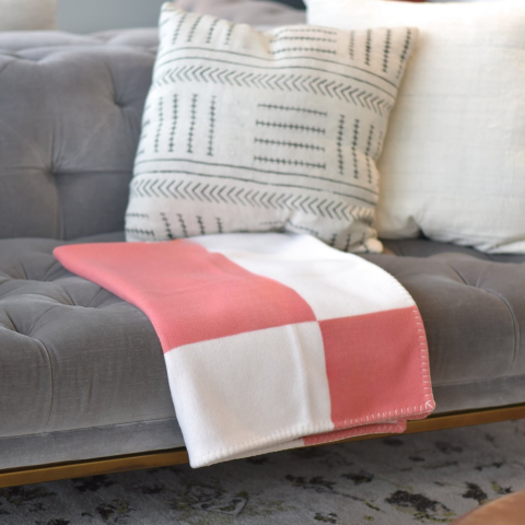 Károvaný vzor – Moderná elegancia a útulné pohodlie 