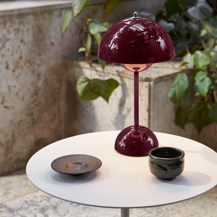 Lampa biurowa LED – nowoczesna prostota i funkcjonalność 