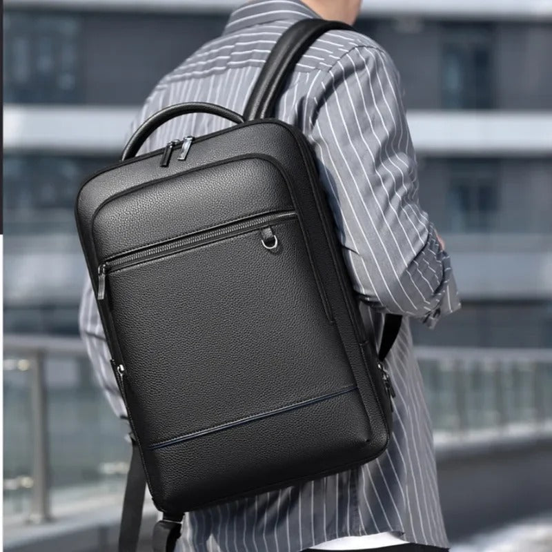 Elegant Backpack – With Integrated USB Port for Easy Charging 