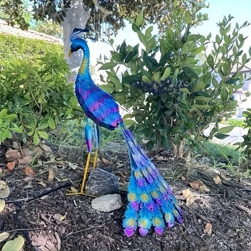Majestic Peacock Sculpture – Symbol of Beauty and Prestige 