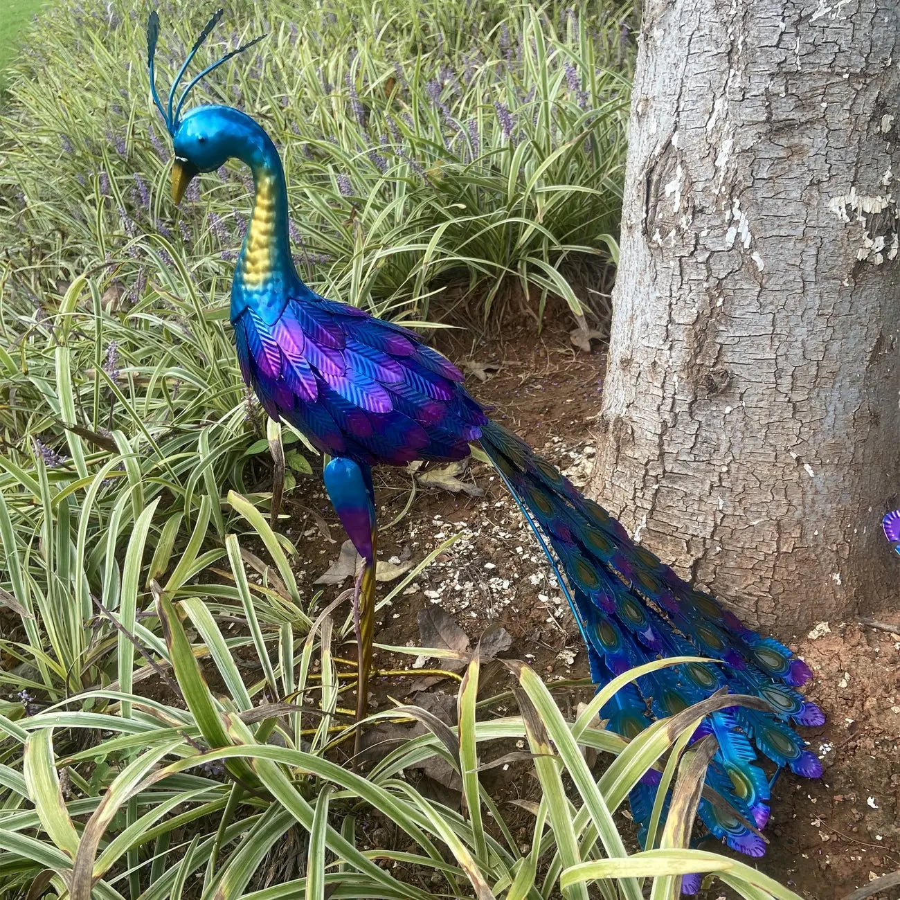 Majestic Peacock Sculpture – Symbol of Beauty and Prestige 