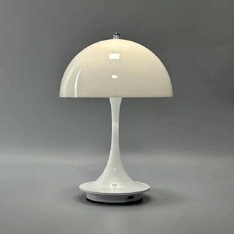 Lampada da Tavolo LED – Ricaricabile e Illuminazione a Tre Livelli 