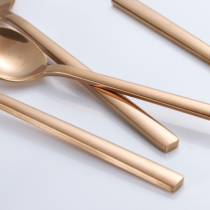 Complete Cutlery Set – Elegant Pieces for a Refined Table 