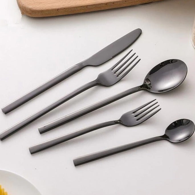 Complete Cutlery Set – Elegant Pieces for a Refined Table 